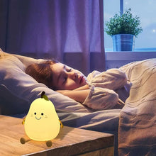 Charger l&#39;image dans la galerie, Veilleuse LED Poire Mignonne
